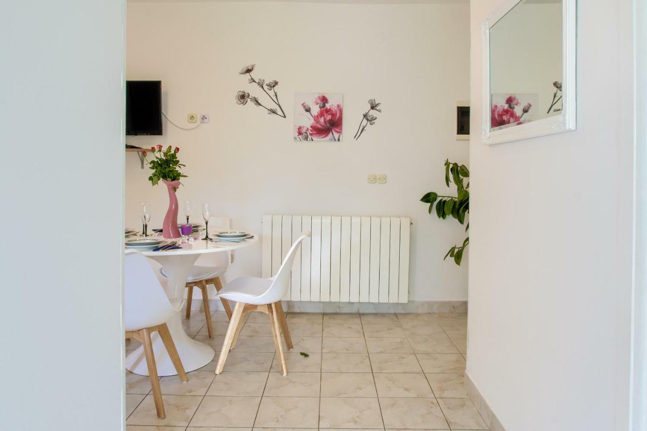 Apartman Paola Pula Zewnętrze zdjęcie