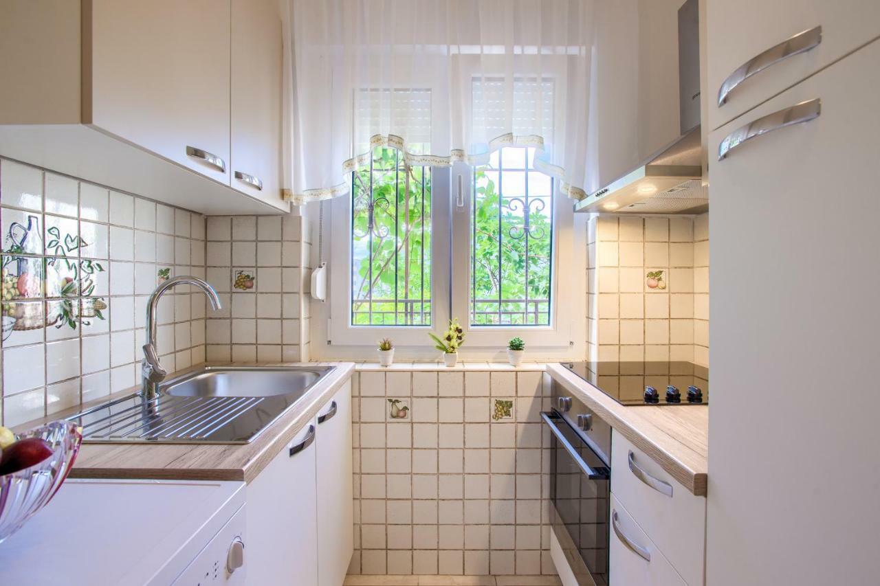 Apartman Paola Pula Zewnętrze zdjęcie