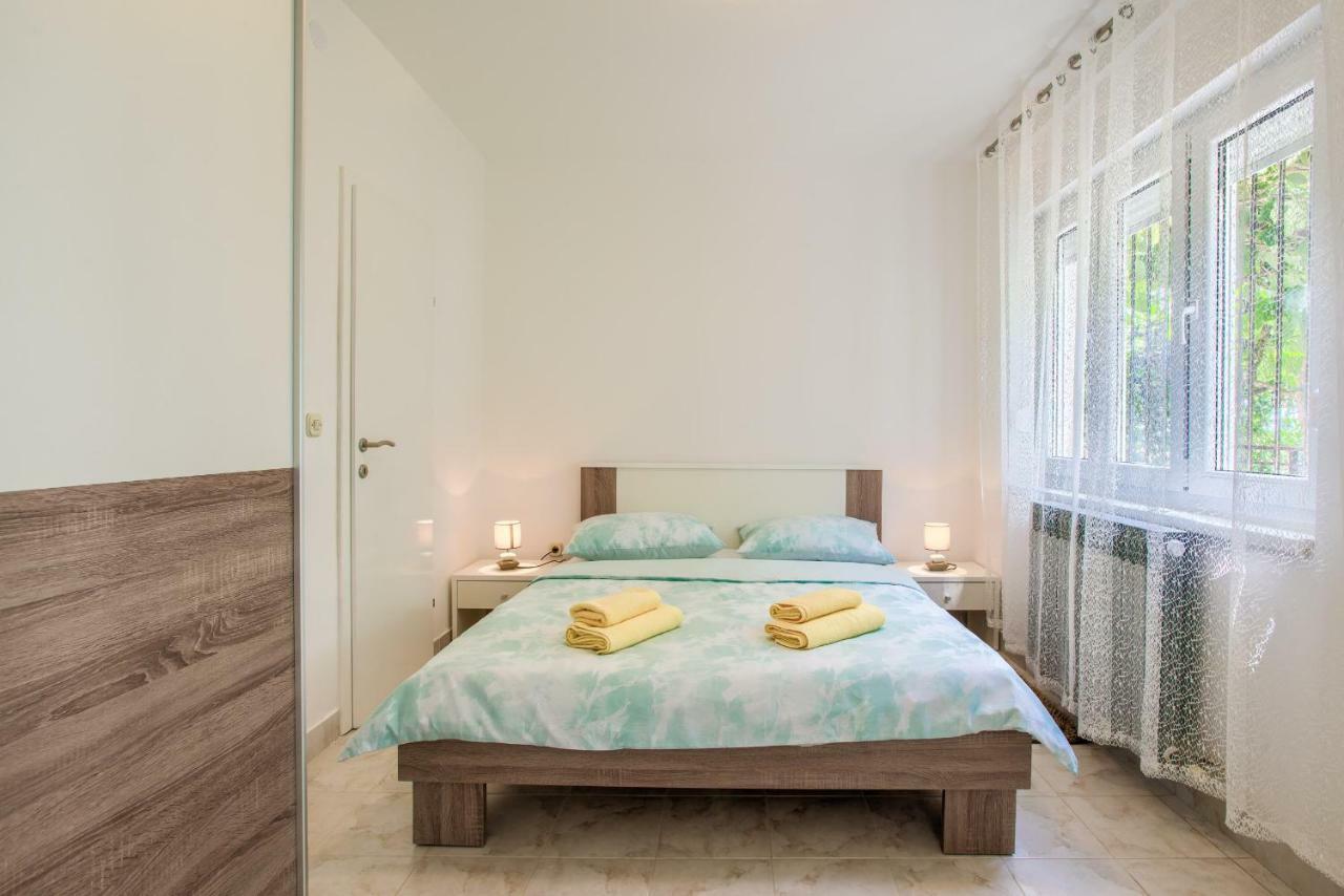 Apartman Paola Pula Zewnętrze zdjęcie