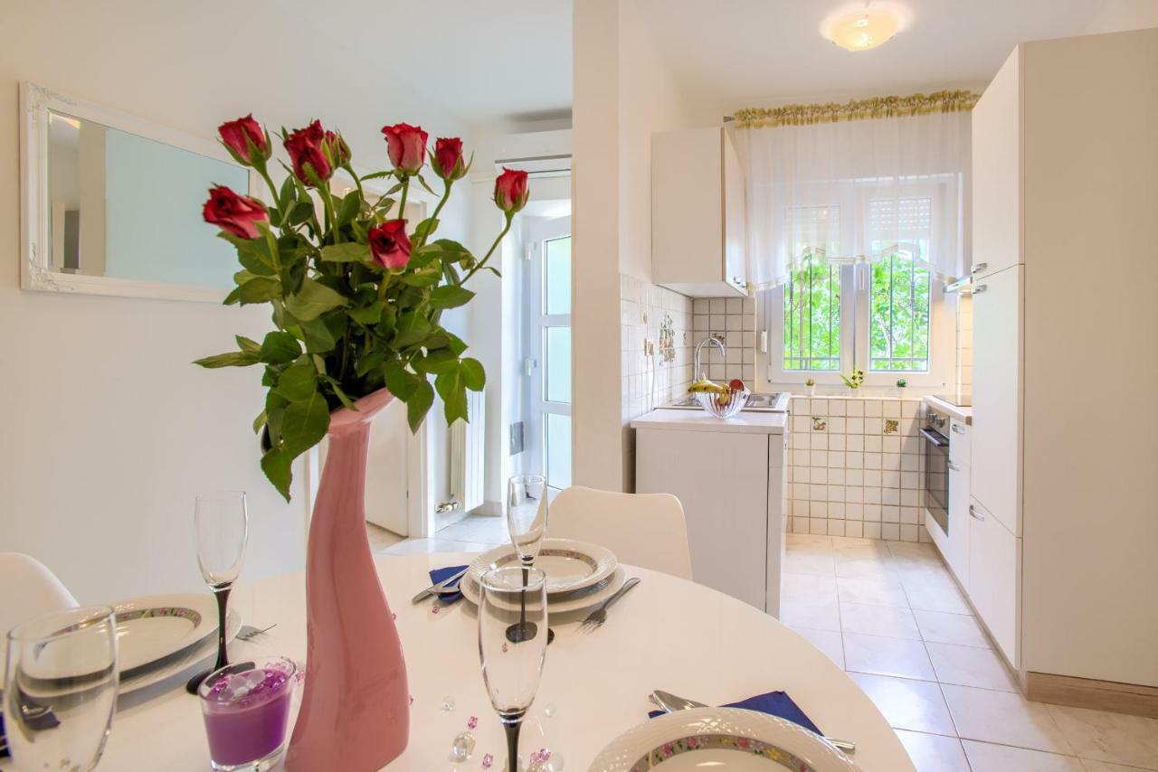 Apartman Paola Pula Zewnętrze zdjęcie