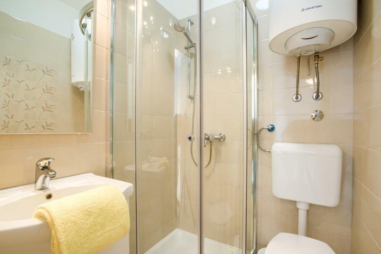 Apartman Paola Pula Zewnętrze zdjęcie