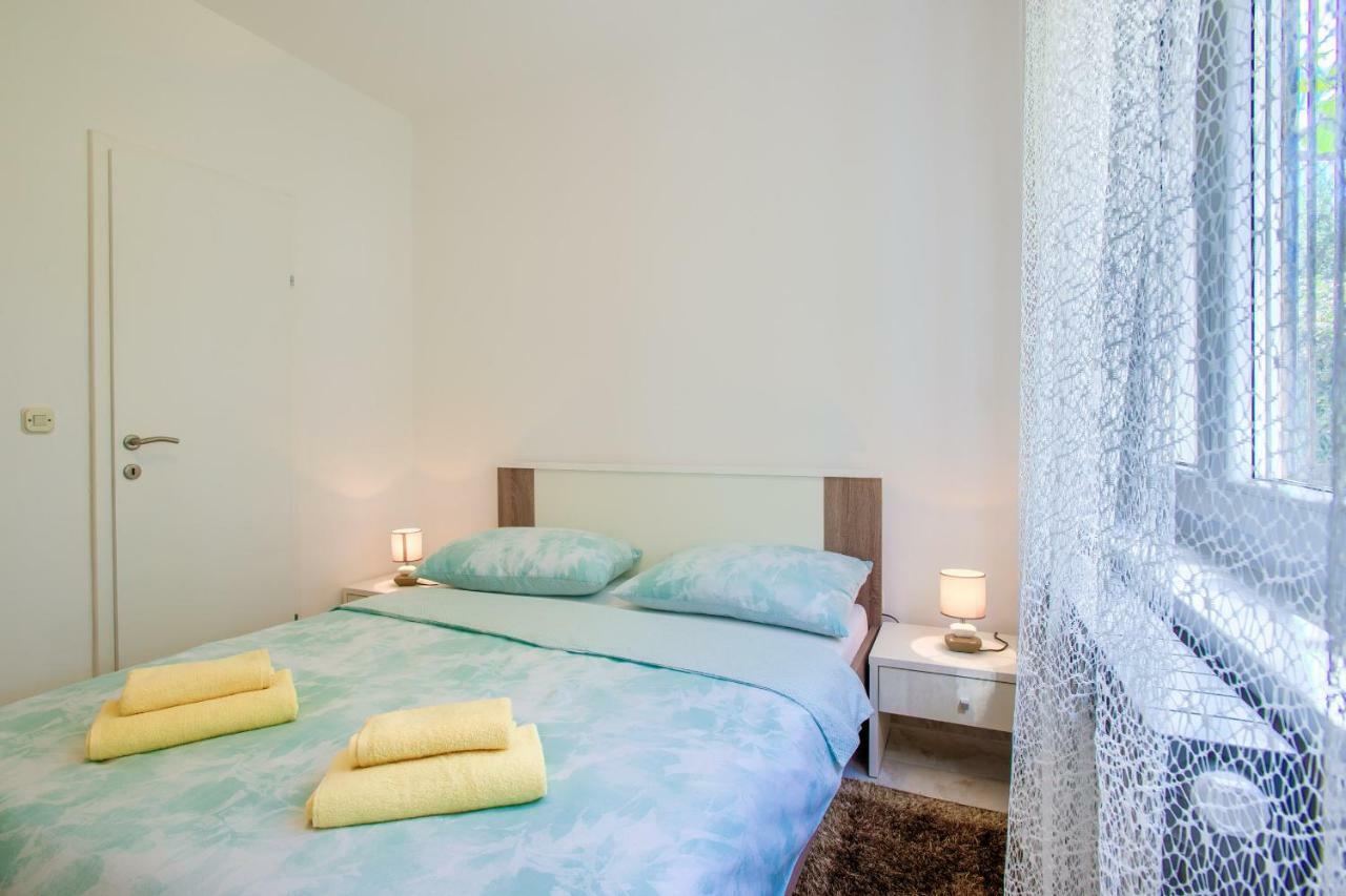 Apartman Paola Pula Zewnętrze zdjęcie
